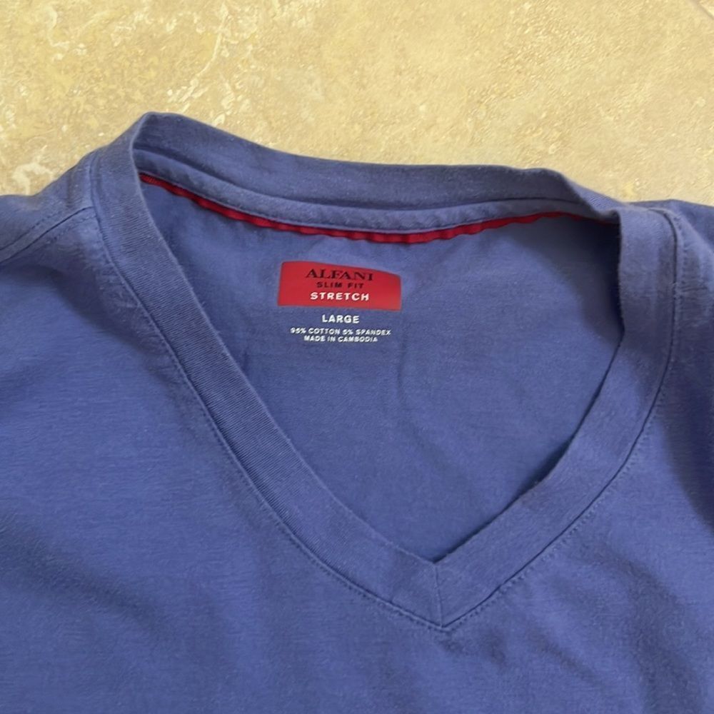 💙Men’s Tee💙 - Picture 2 of 3